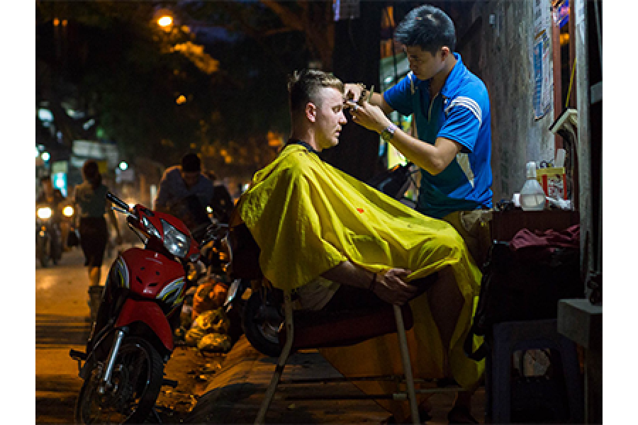 Стрижки на улице или street barbering.